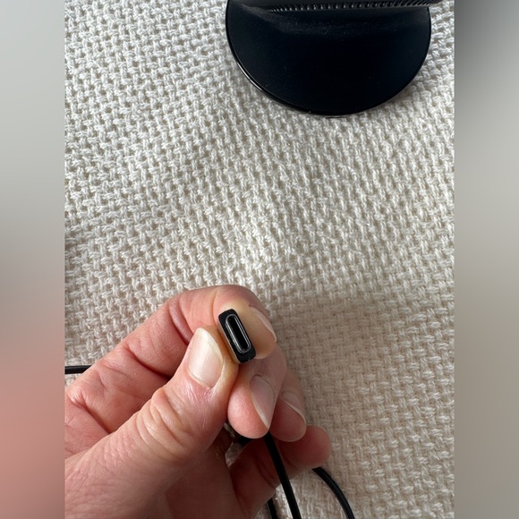 Samsung Wireless Fast Charger - Picture 5 of 6